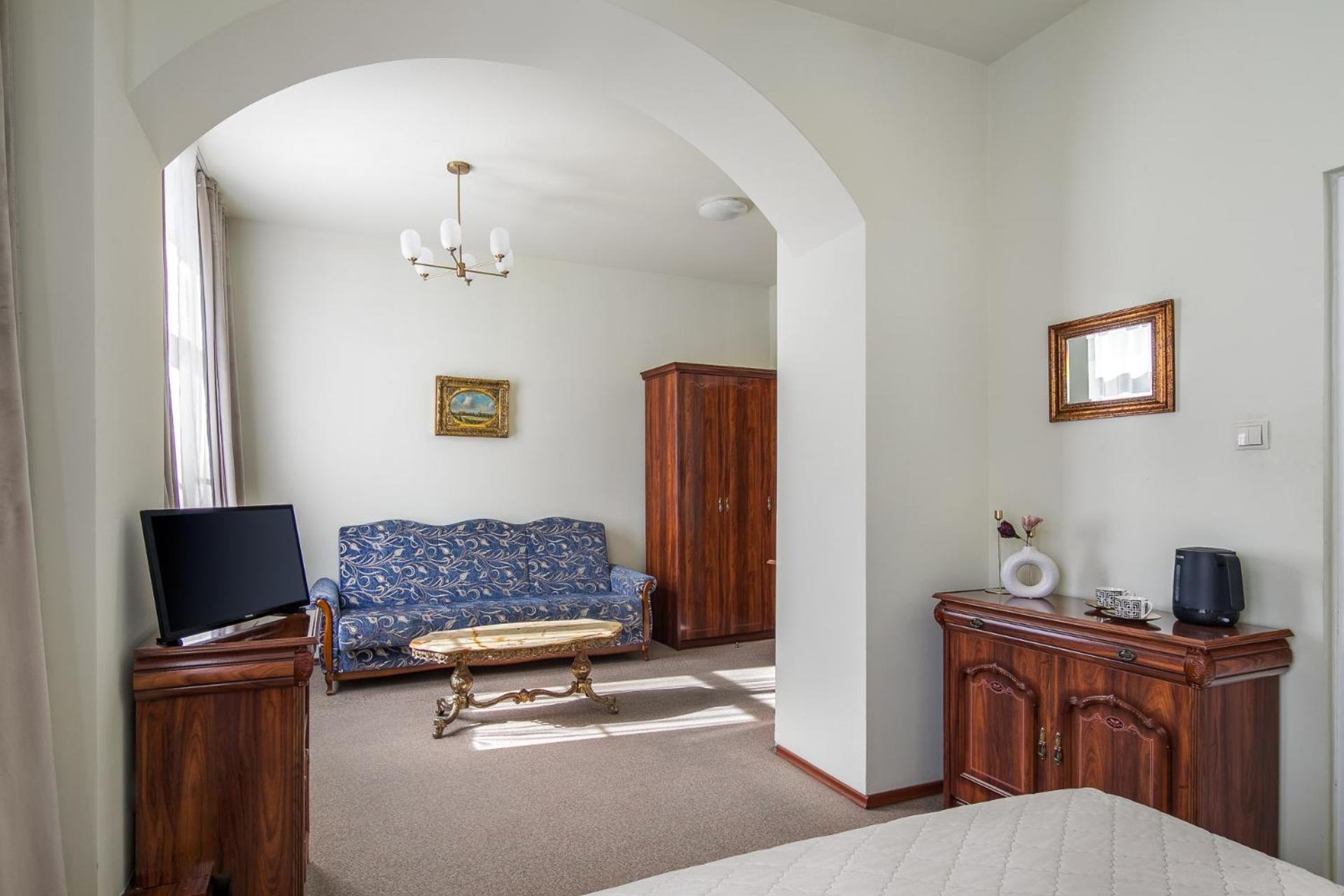 Old Time Apartment *